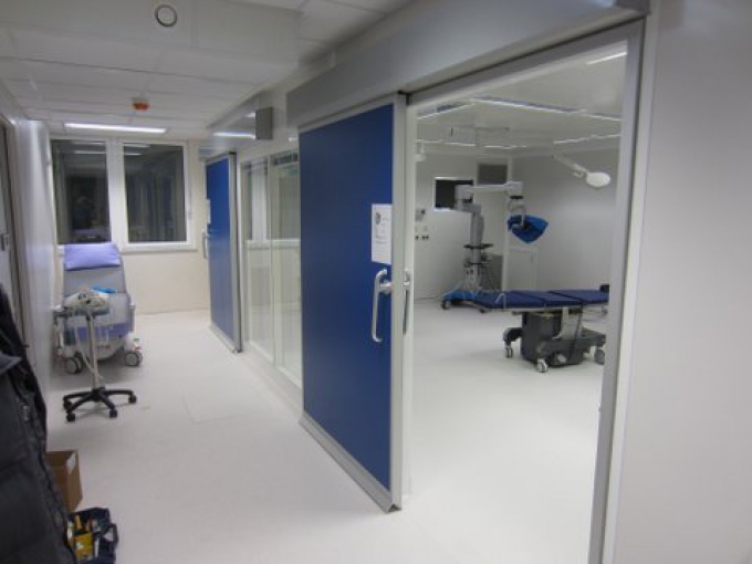 Sliding door operation room